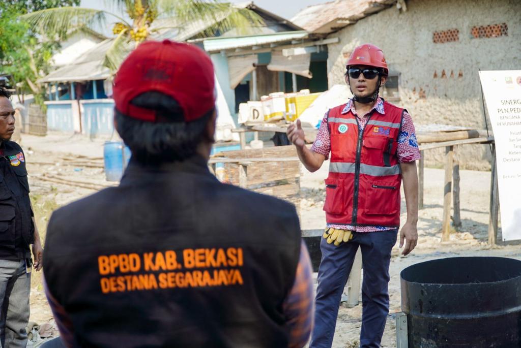 Perbaikan Rutilahu Serta Pelatihan Tanggap Bencana, Ini Upaya Dari PLN Nusantara Power Melalui PLN Peduli Gandeng Desatana Segarajaya