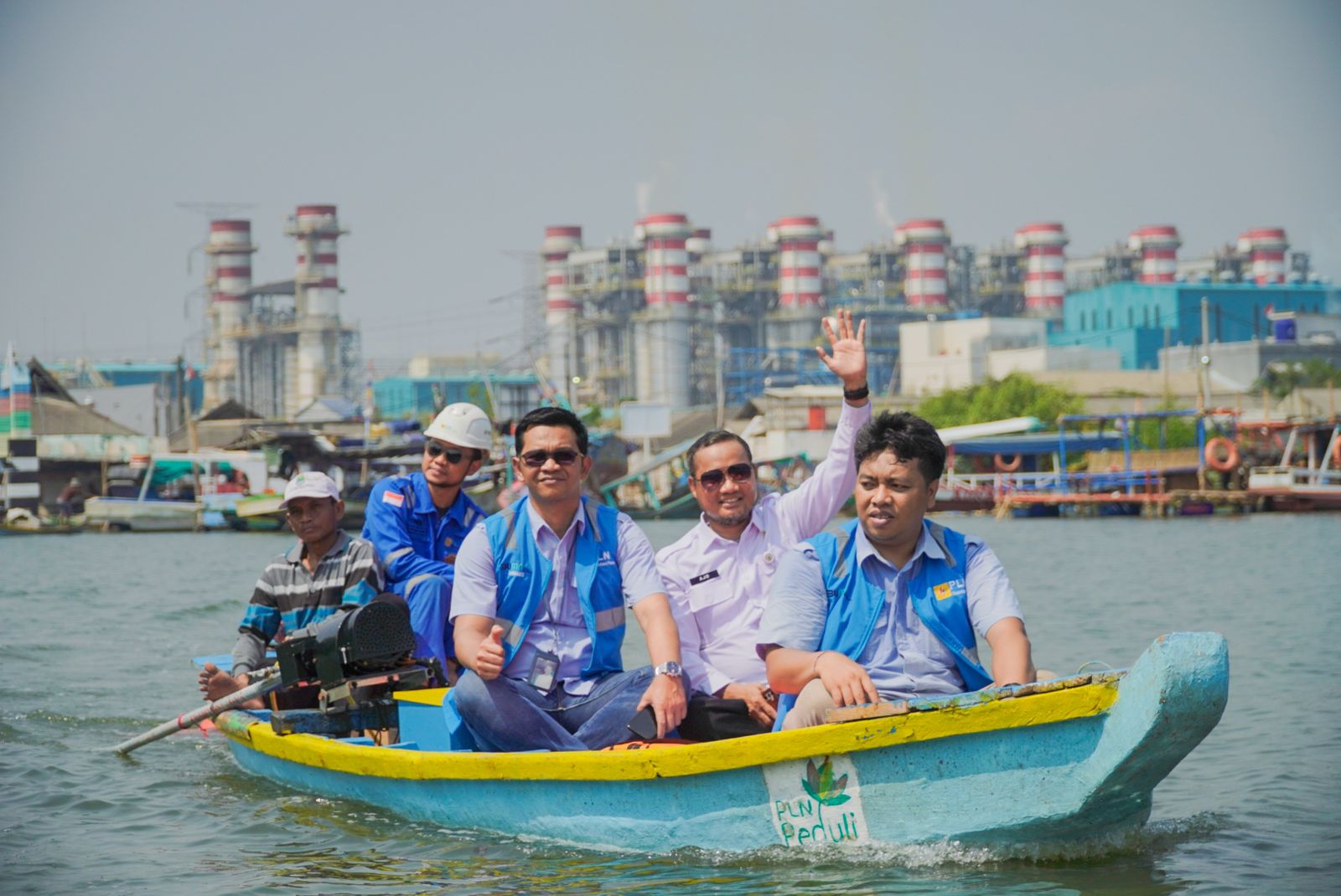 PLN NP UP Muara Tawar Luncurkan Revolutionary Electric Boat Conversion for Green Transport Untuk Nelayan Yang Ramah Lingkungan