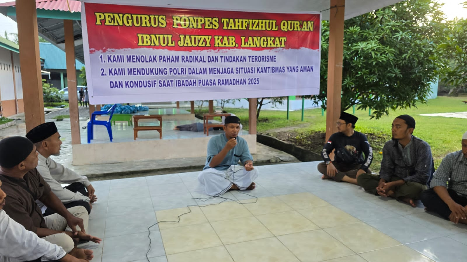 Pengurus PPTQ Ibnul Jauzi gelar Diskusi Ramadhan dan salurkan Paket Sembako