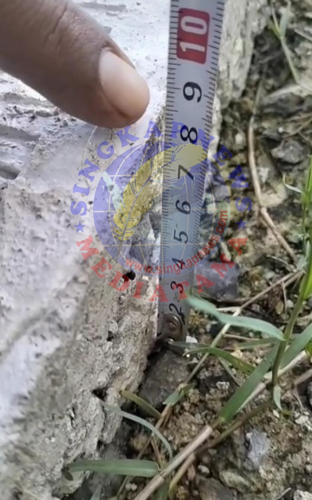 CV CAHAYA AZAM Diduga Sengaja Mengurangi Volume Ketinggian Beton Jaling Kp Singkil Sasak