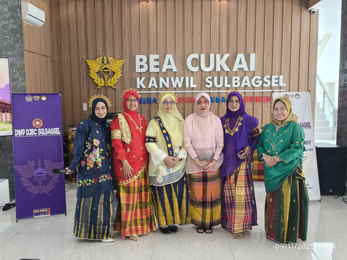 HUT ke-418 Makassar: DWP DJBC Sulbagsel Tebar Senyum dan Lestarikan Budaya