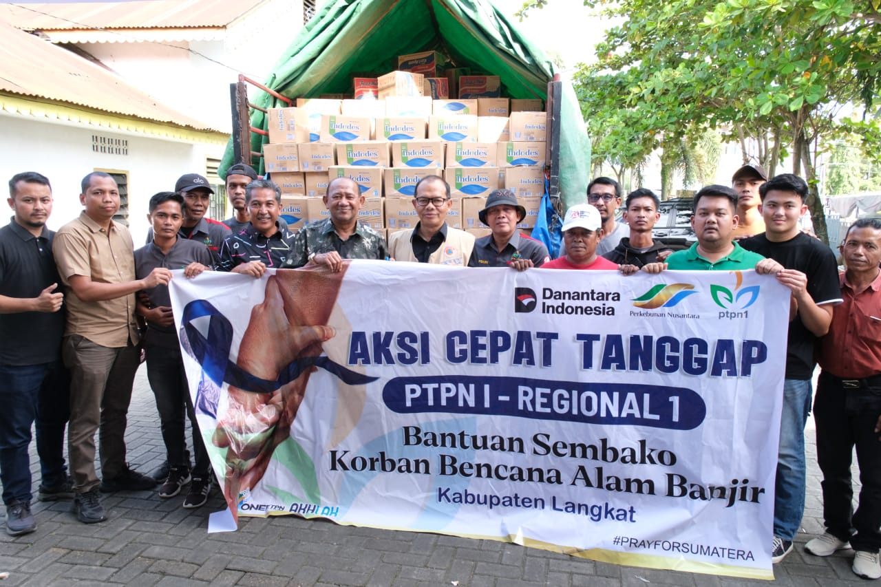 PTPN I Regional 1 Salurkan Bantuan Sembako untuk Korban Banjir di Deli Serdang dan Langkat