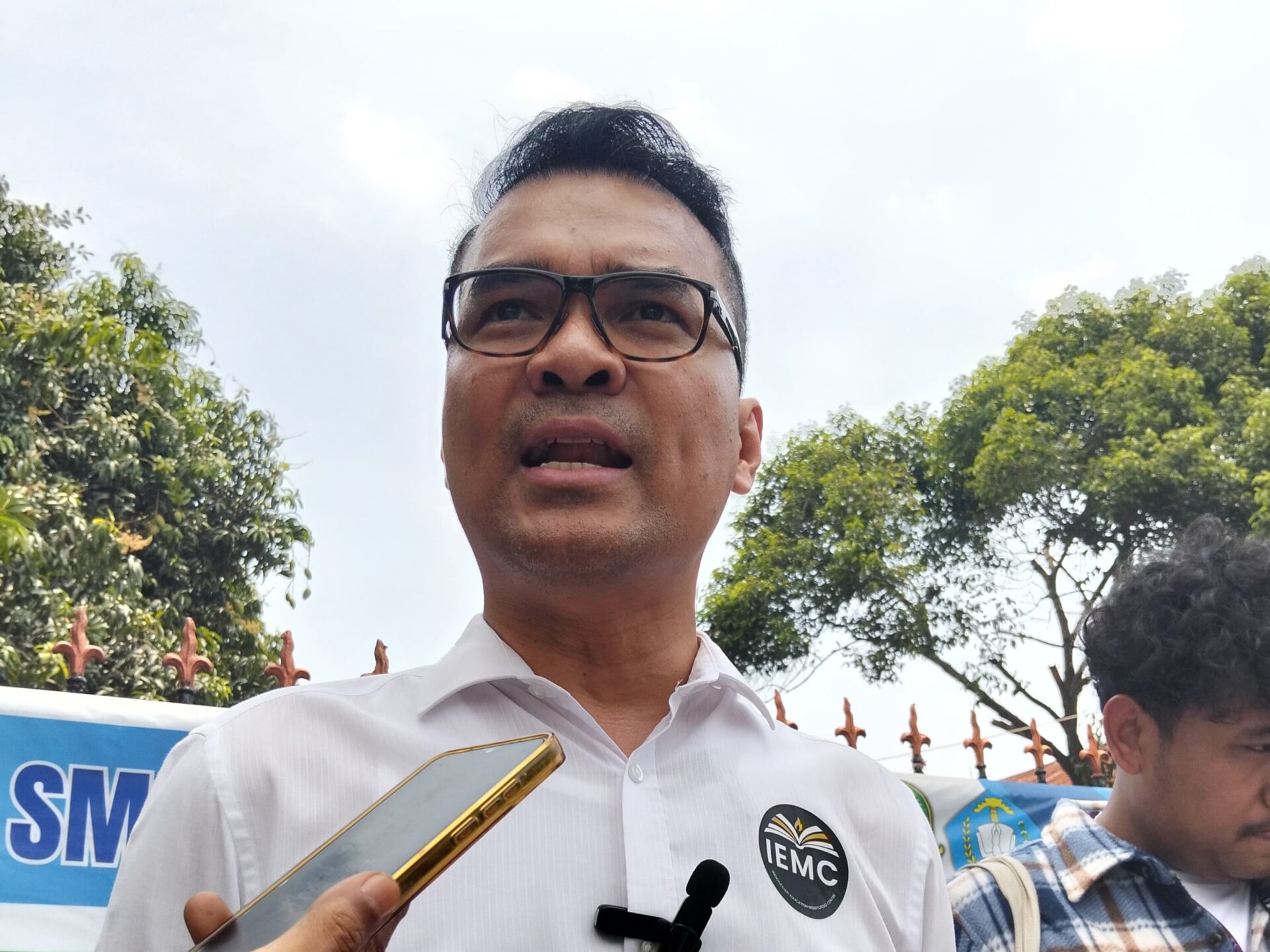 IEMC Datangi SMAN 1 Babelan, Desak Transparansi Dana BOS dan Komite