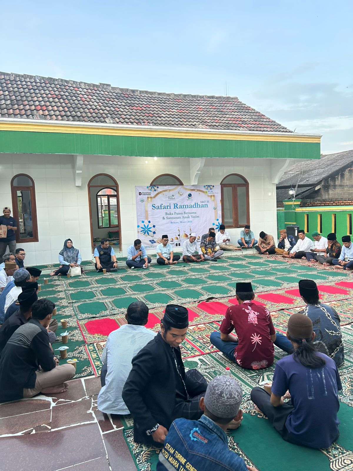 Puluhan Yatim Di Desa Pantai Makmur Disantuni PLN NP UP Muara Tawar