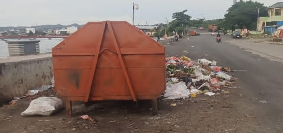 Antara Prestasi Nasional dan Aroma Sampah: Parepare Peringkat 6 Nasional, Mahasiswa Protes Kondisi Lapangan