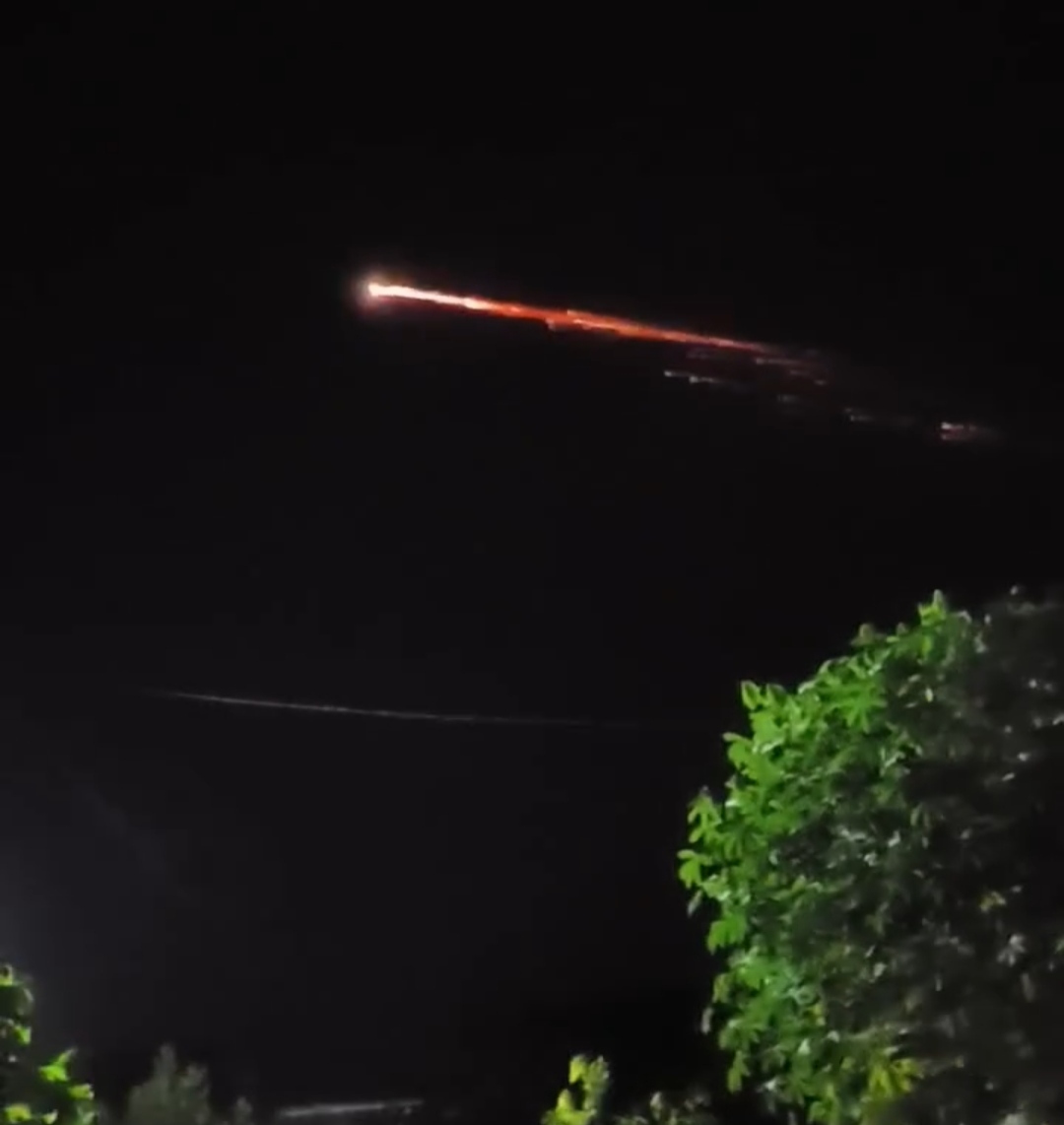 Bukan Meteor, Komet tapi Debris Baru Saja Lewat di Langit Indonesia
