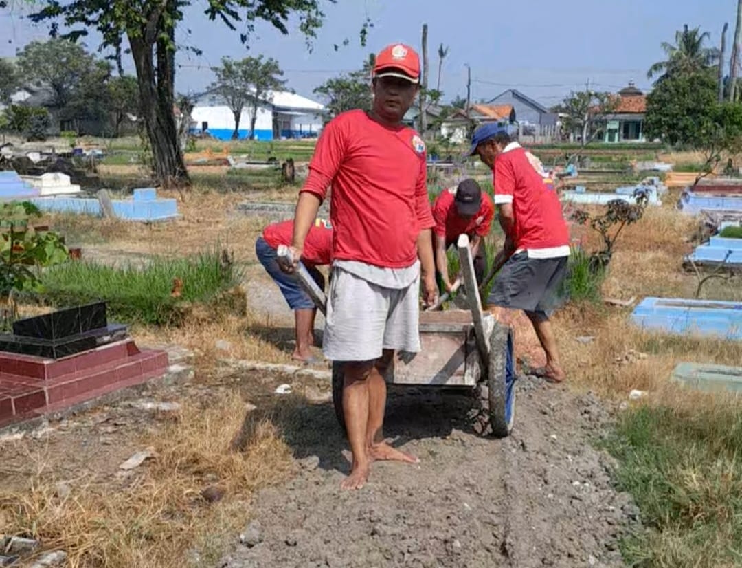 BRAJA Perbaiki Akses Jalan TPU Dan Pasang Lampu Penerangan Di Kedung Jaya