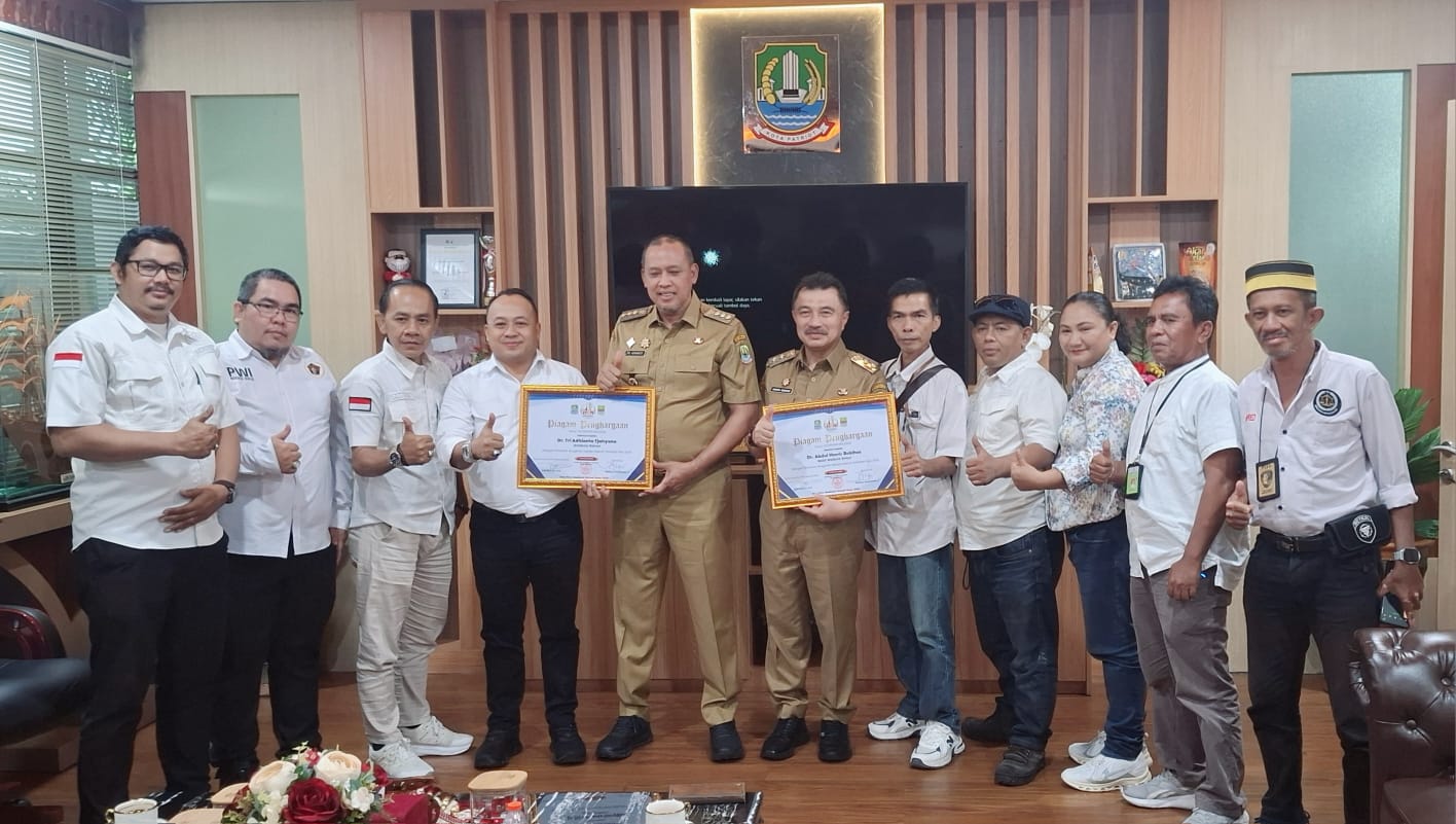 Sukses Gelar HPN 2026, Panitia Beri Penghargaan Dan Laporan Ke Walikota Bekasi